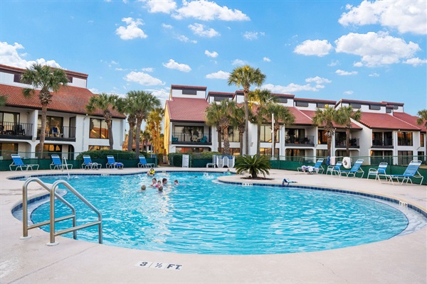 Villa Pool