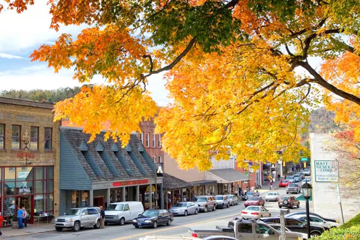 Downtown Boone is a place you could spend a weekend, but you don't have to stay where all the traffic is! Go enjoy a day and come back to your peaceful retreat @ WishYouWereHere7Devils 11 mi!