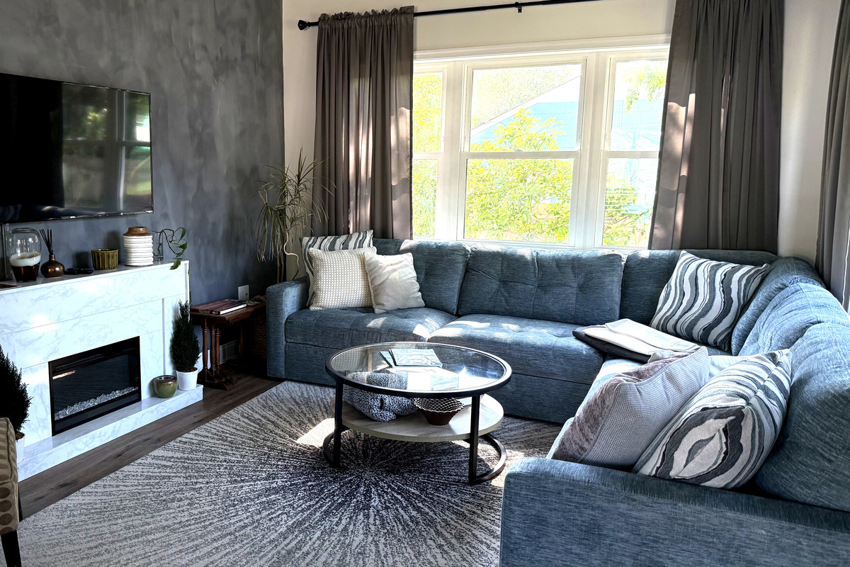 room
for
everyone in the big sunroom