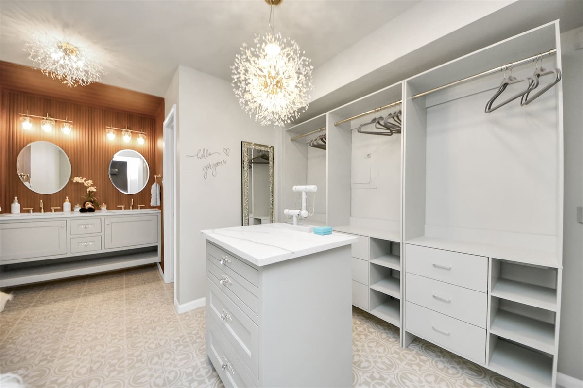 En-suite bathroom off Bedroom #4.