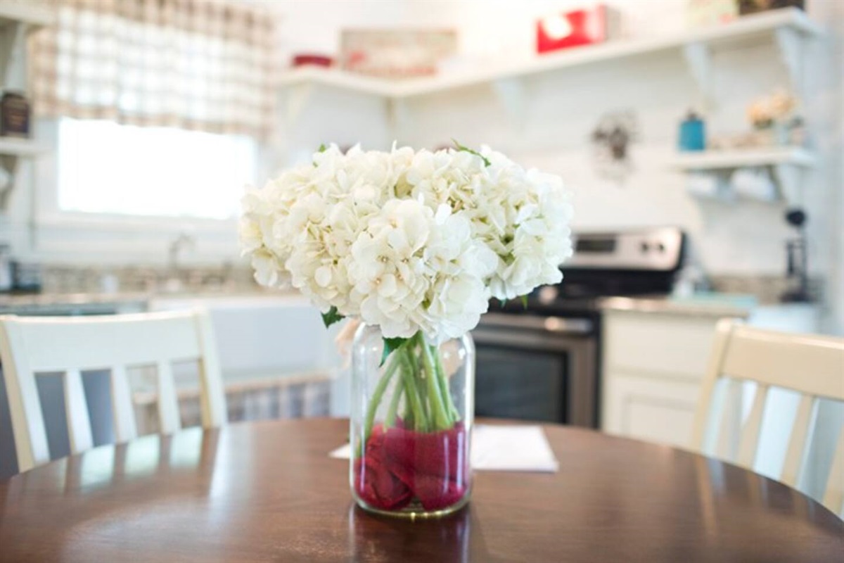 Hydrangea centerpiece of dinette in kitchen of rental