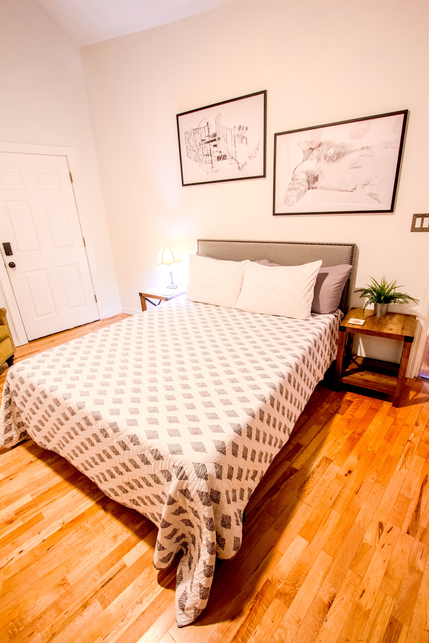 Bedroom 1 - Live Room