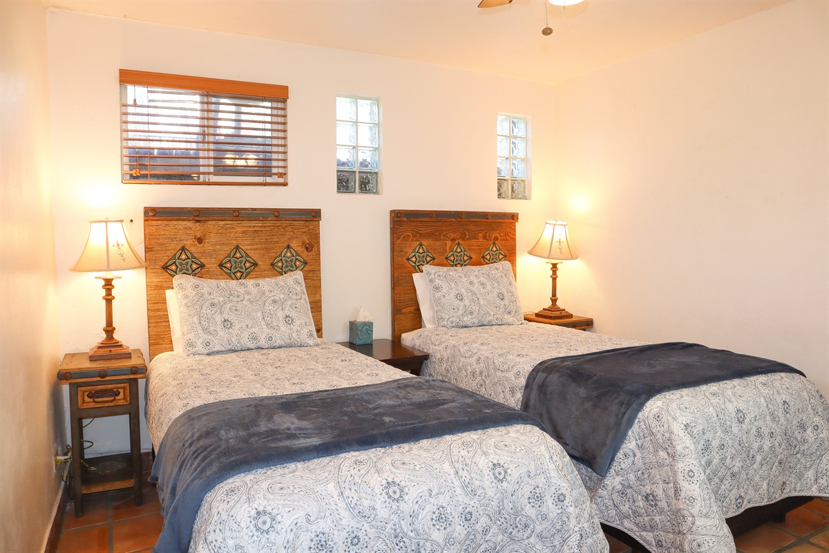 Circa Del Mar - Downstairs Bedroom 5 (North West) with two Twin beds.