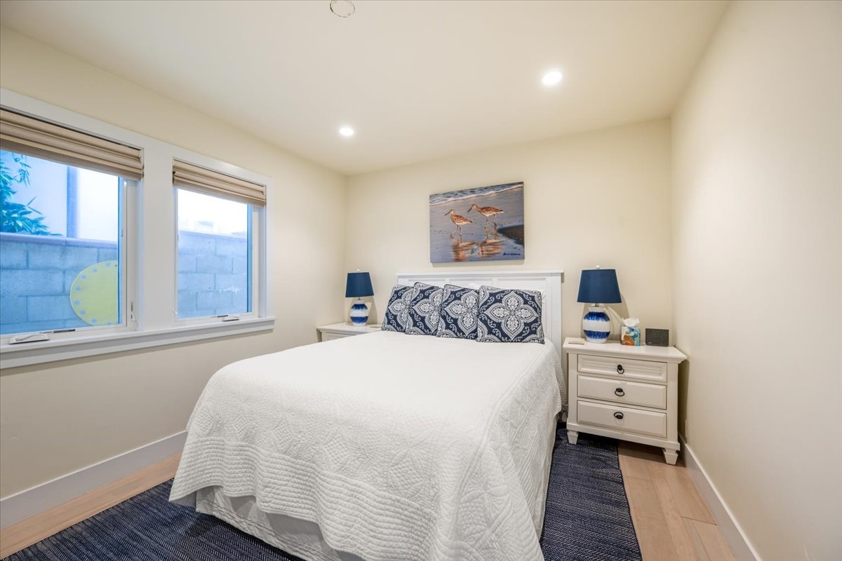 3rd Bedroom - Queen Bed