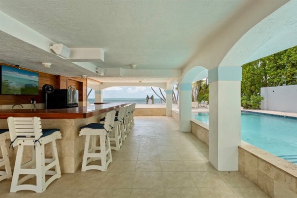 Pool bar