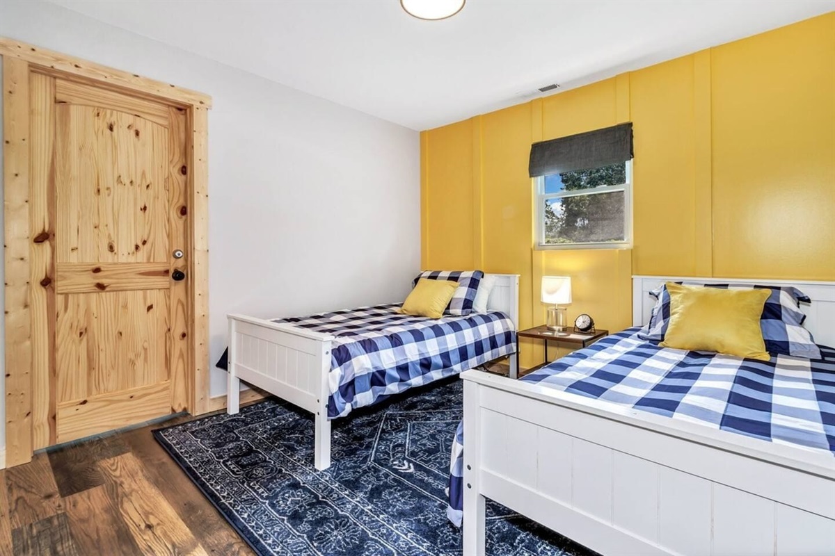 Third Bedroom - Two Twin Beds