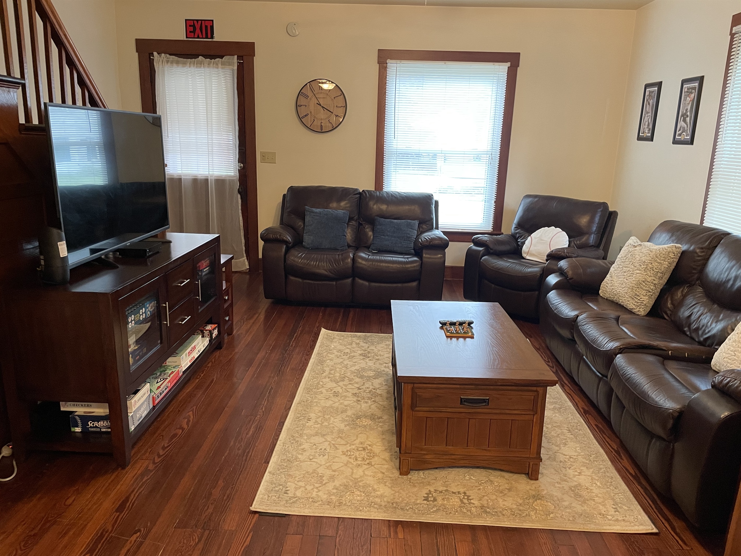 Living room with leather furniture