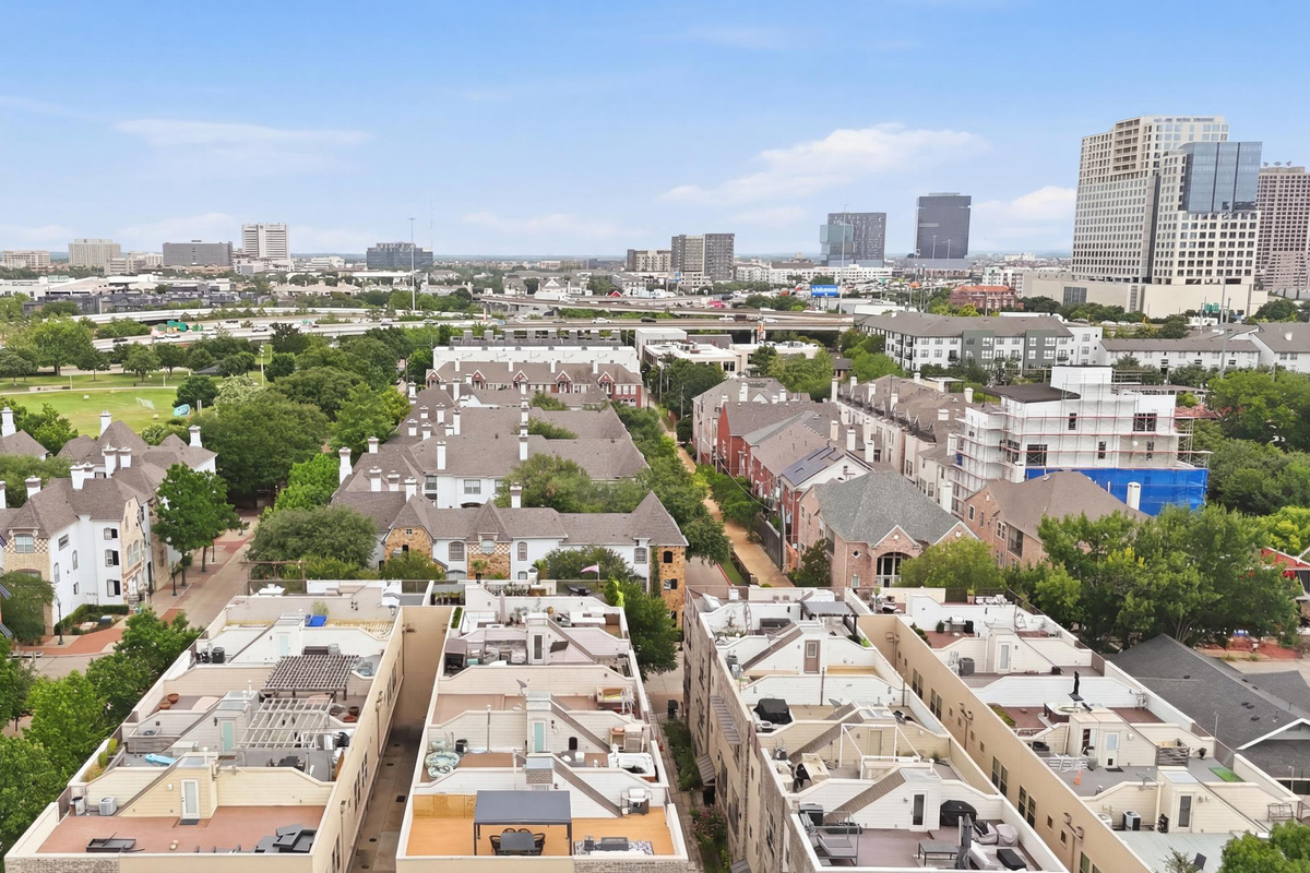 Stunning skyline views from your balcony—perfect for watching sunsets in style!