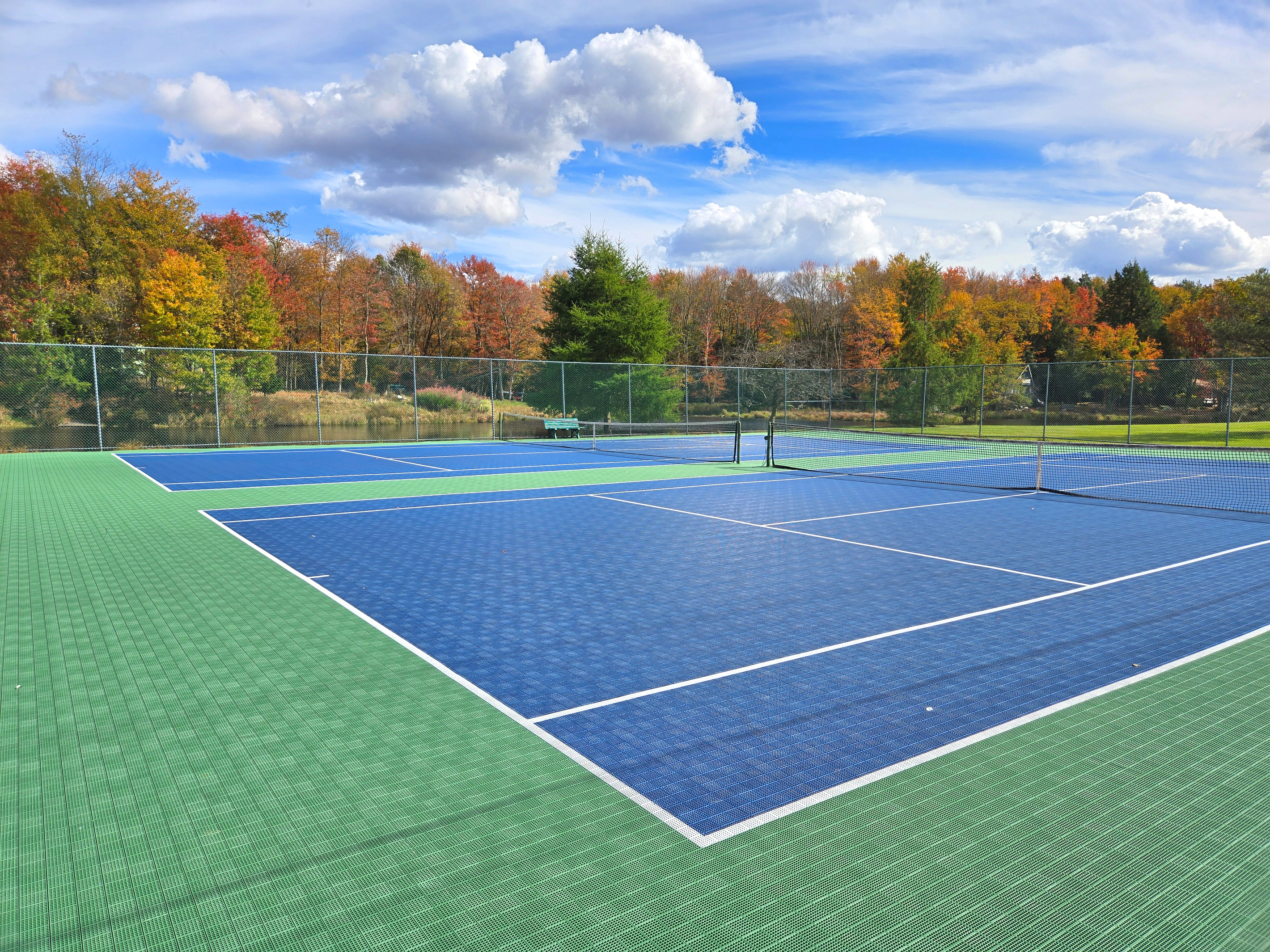 Community amenity (some are seasonal) - Arrowhead Lake - Serhii Vacation Rentals
