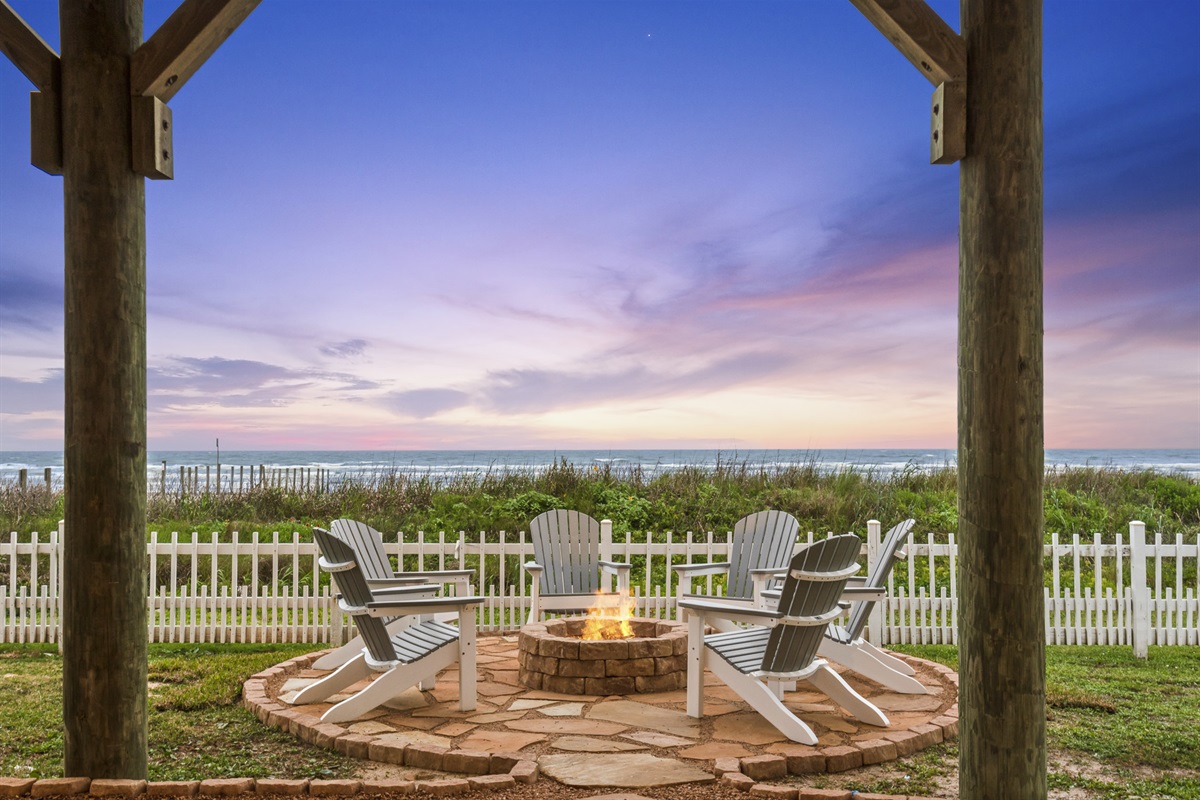 5bf9c5cb29fa4f76bfc4445edfb0ca12 Large | Beachhouse | Texas | TX | Vacation Homes | Galveston | Crystal Beach | Kokomo | Breezy Days | Beachfront Elegance | Sunrise Serenity | Southern Sands Property Management, LLC
