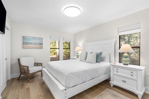 Queen suite on main floor off dining room.