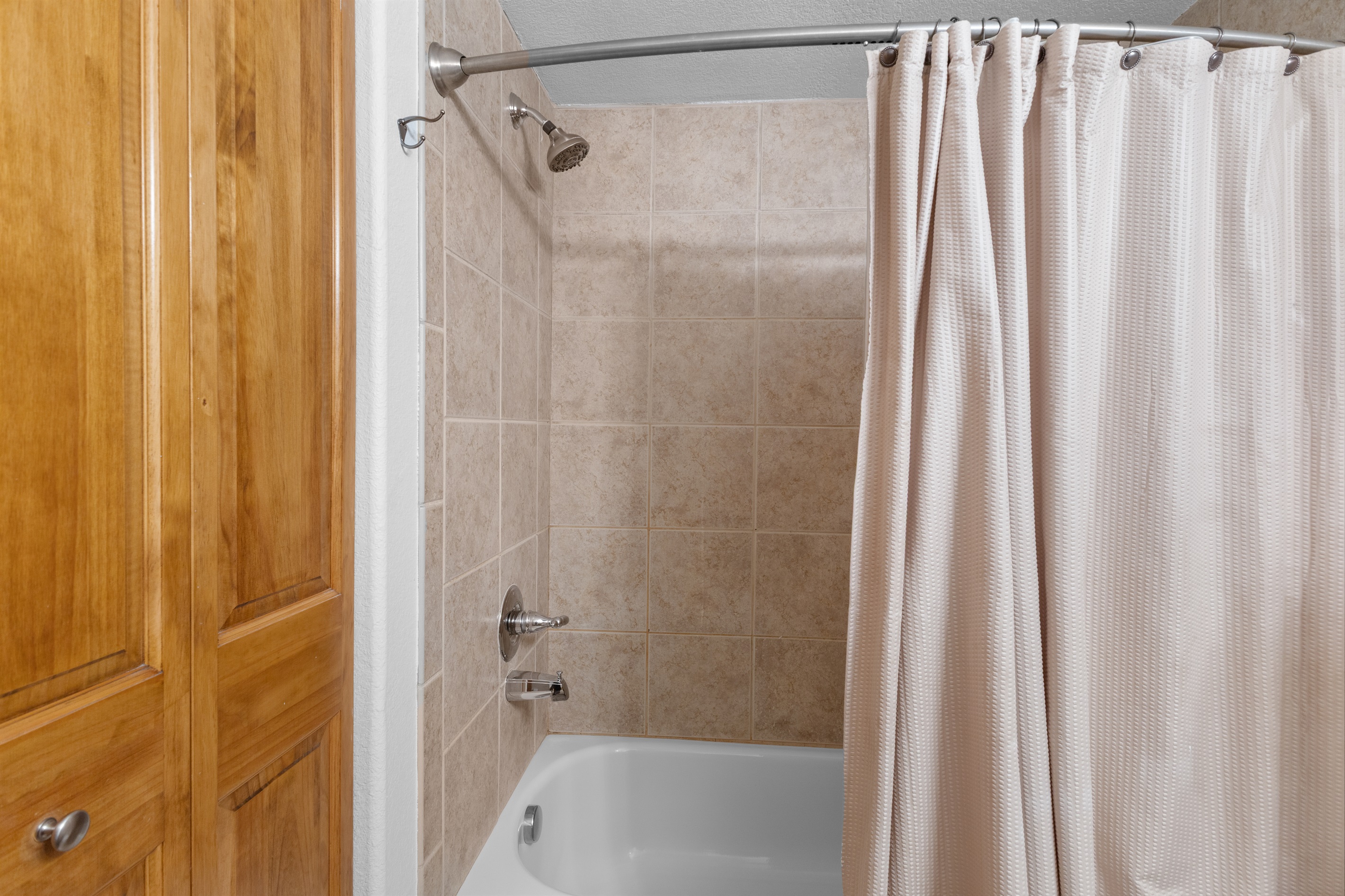 Shared Bathroom for Bedroom 2 & 3 | Tub and Shower Combo