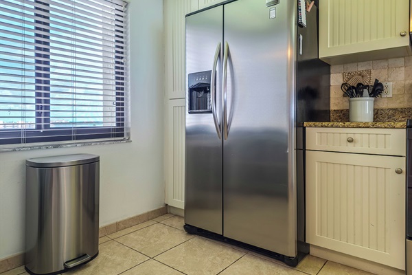 Yes, there's an ice maker. You're welcome.