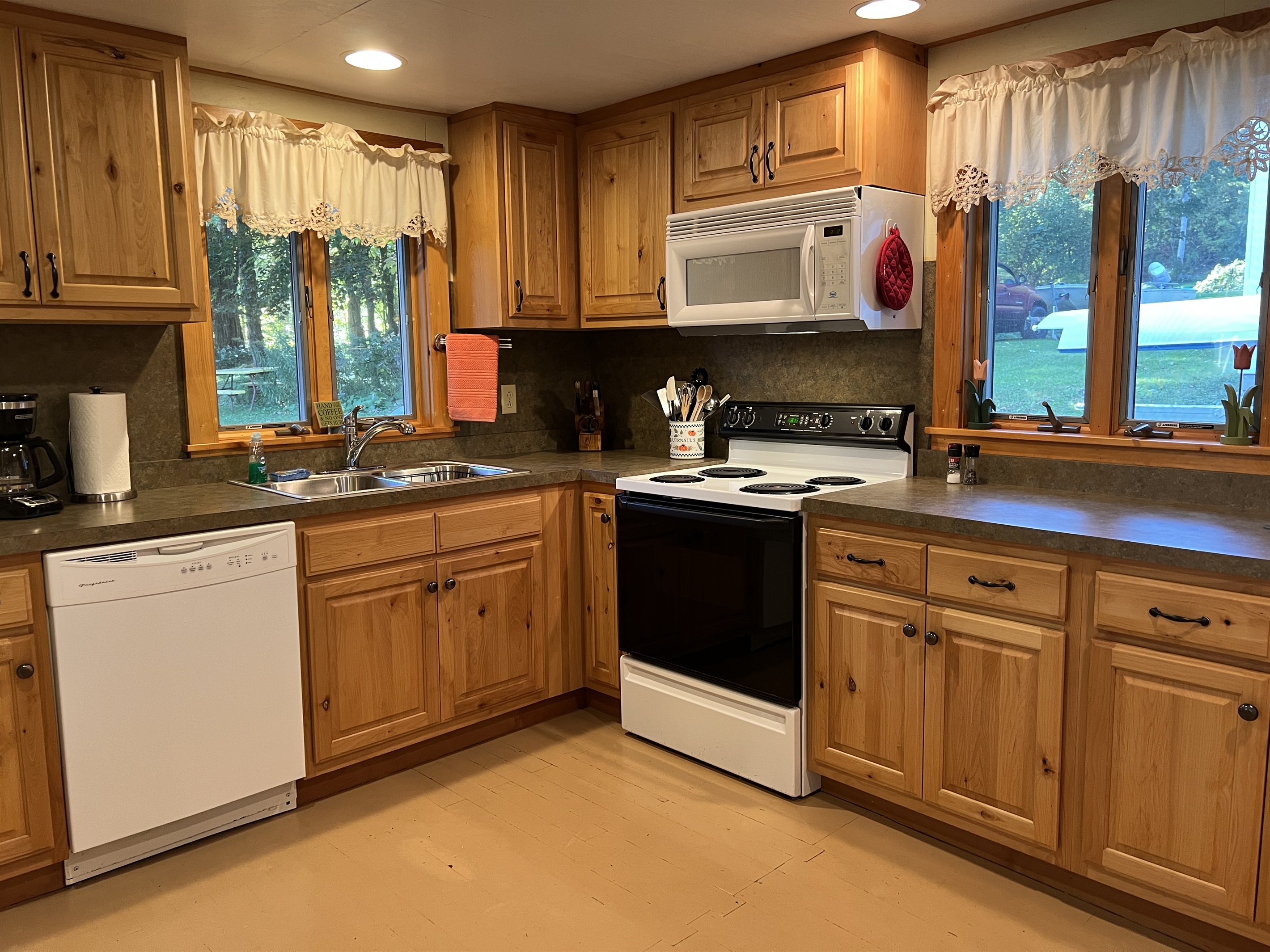 Fully equipped kitchen