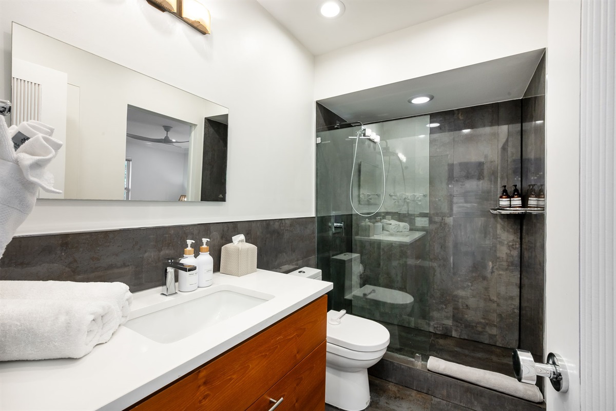 Thoughtfully stocked and sparkling clean&mdash;perfect for guests or a quick rinse after beach adventures.