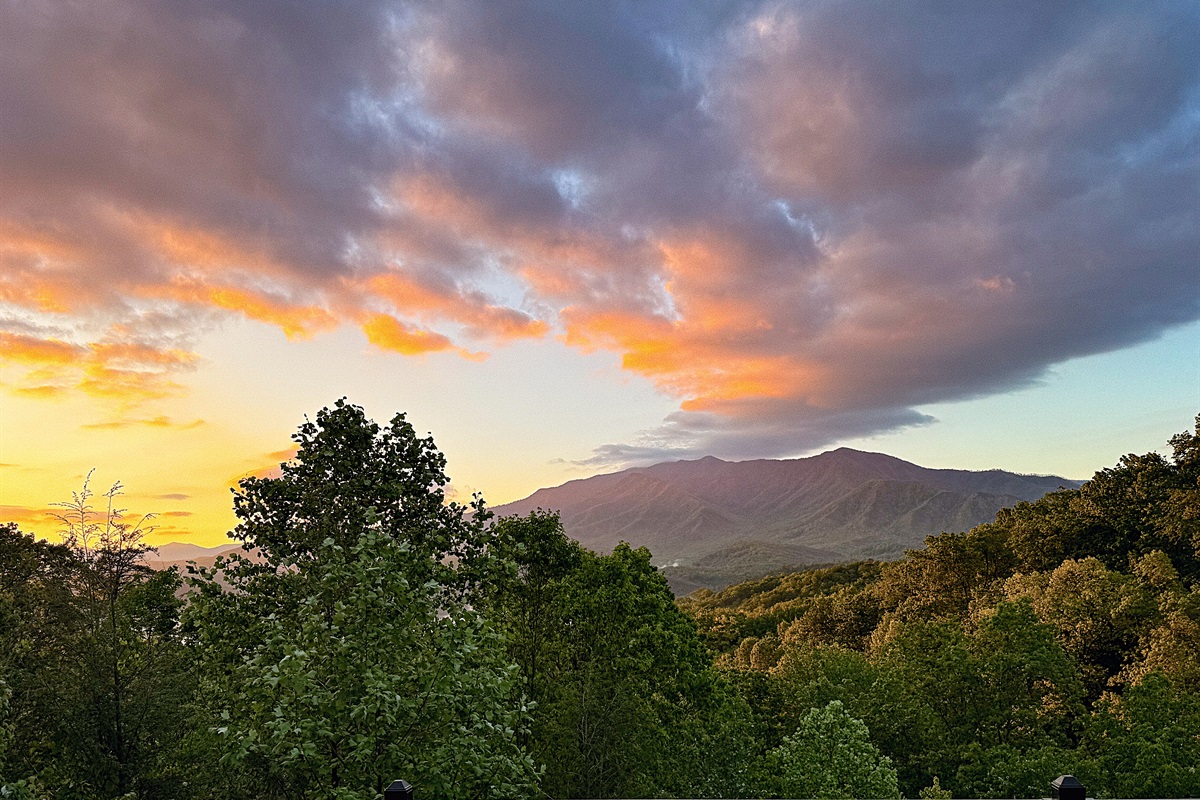 Smoky Mountain sunrise and Mt Leconte!