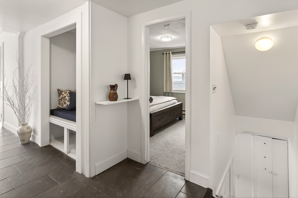 Entry hall to bedroom or downstairs