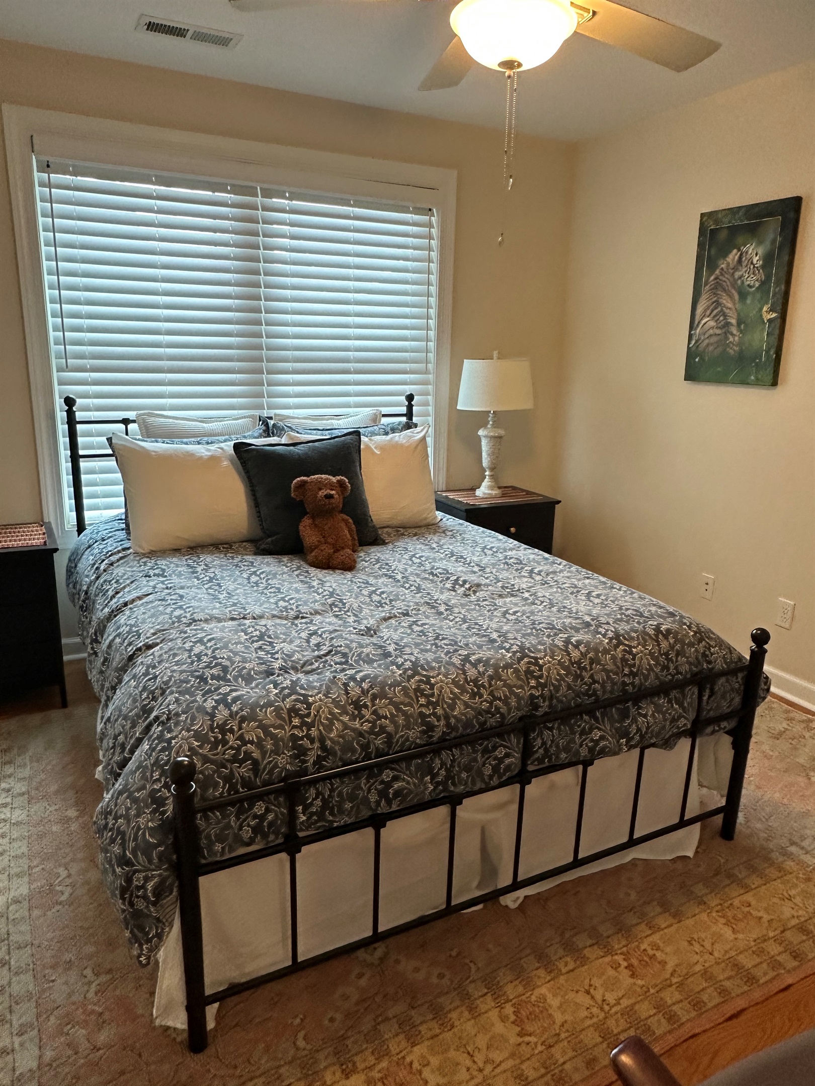 Second Bedroom - Queen