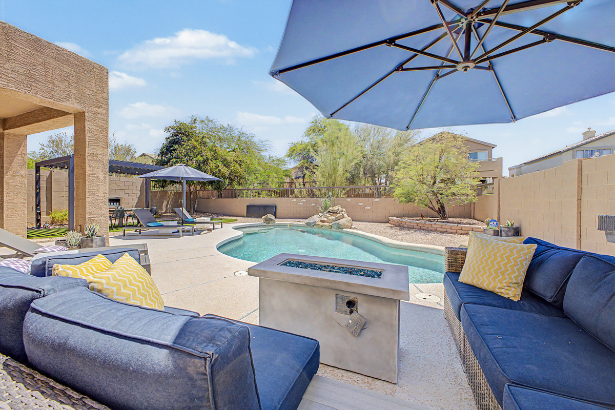 Fire Pit Lounge Area