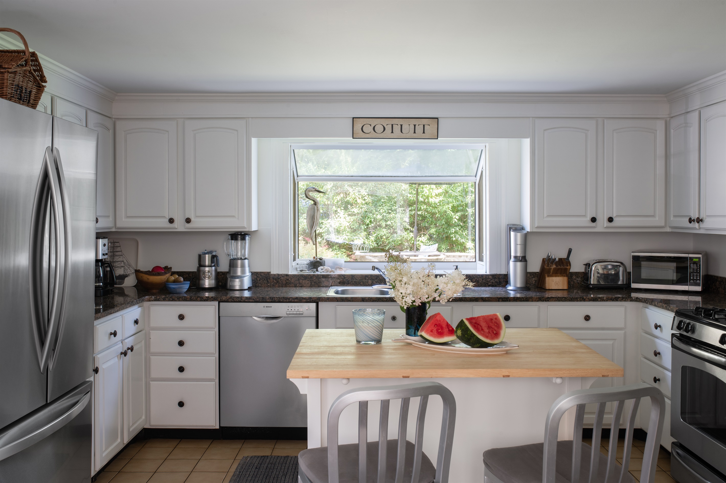 Enjoy cooking your favorite dishes in the well-appointed kitchen