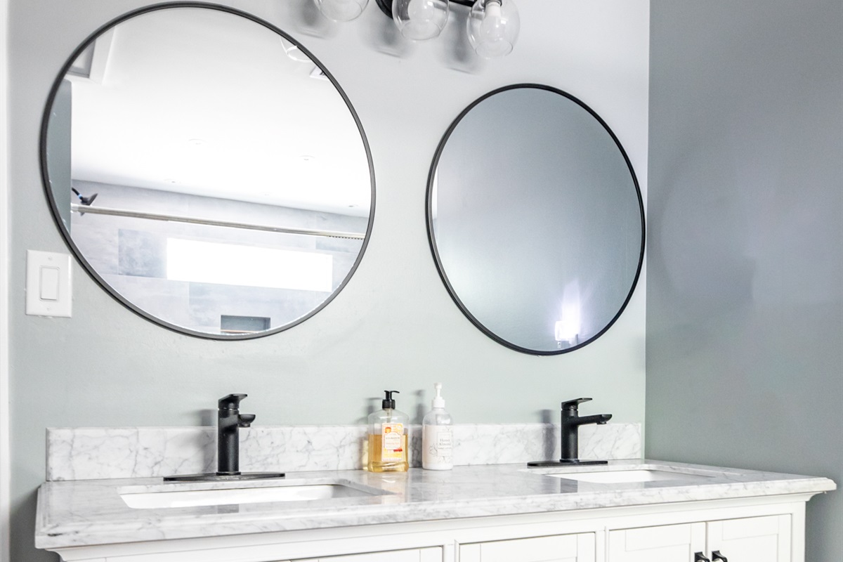 Double vanity