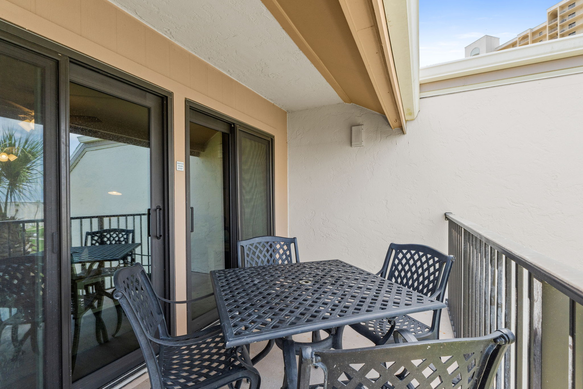 Balcony with Outdoor Seating