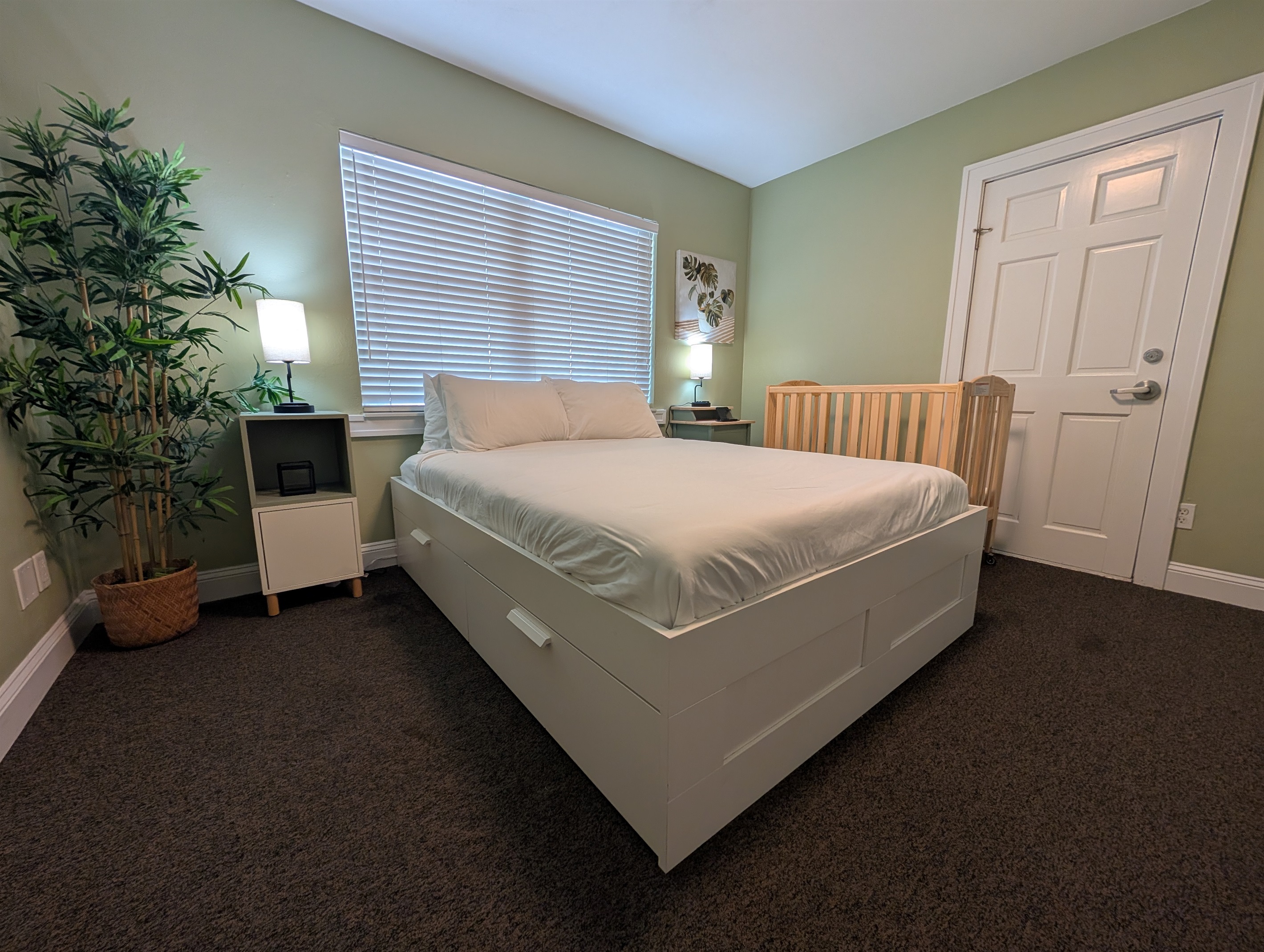 Group Retreat w/ Projector, Pool Table & Parking 3