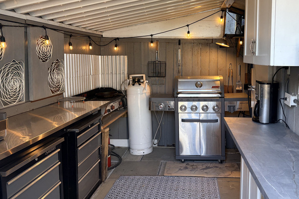 Outdoor - Indoor Kitchen & BBQ