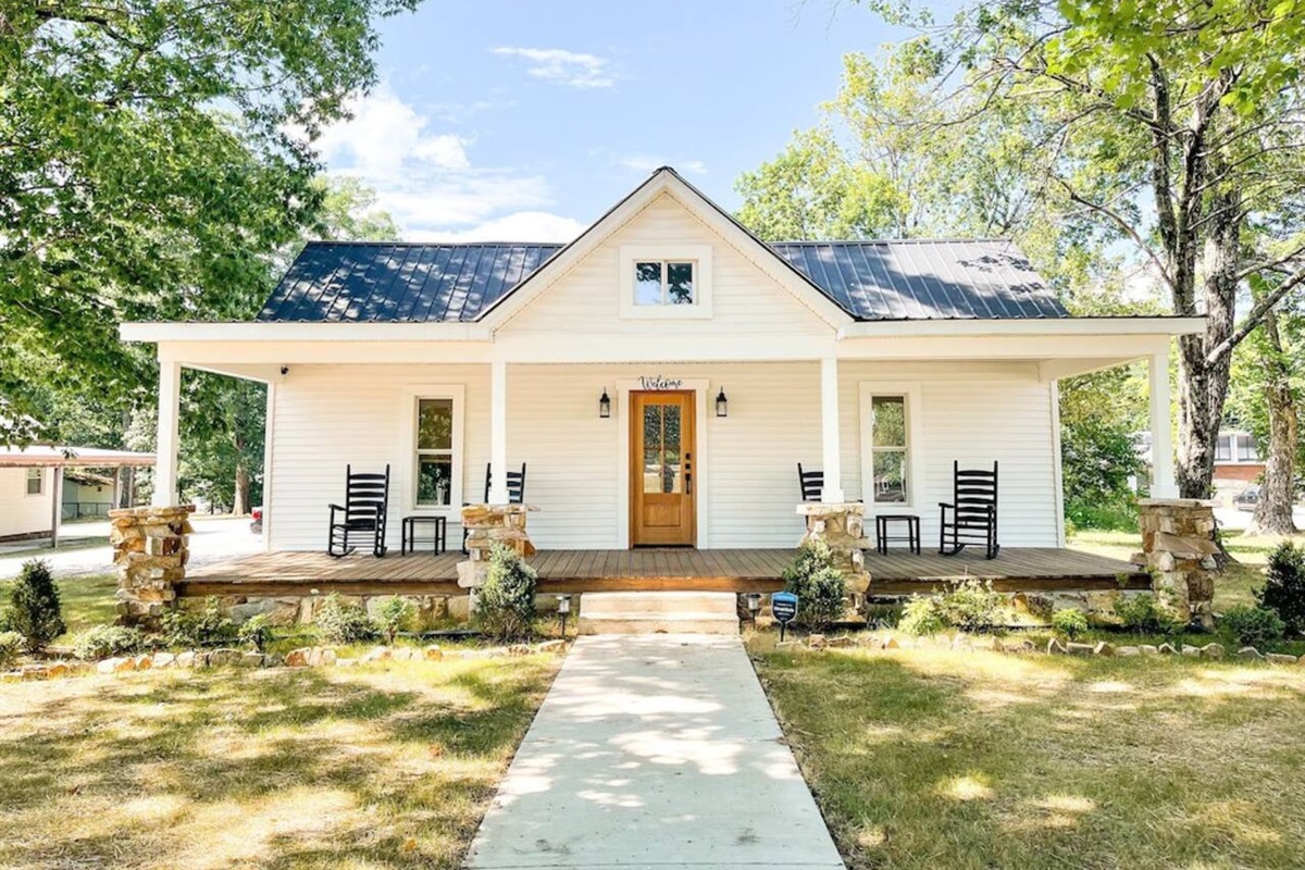 Newly remodeled 1920s home in downtown Monteagle