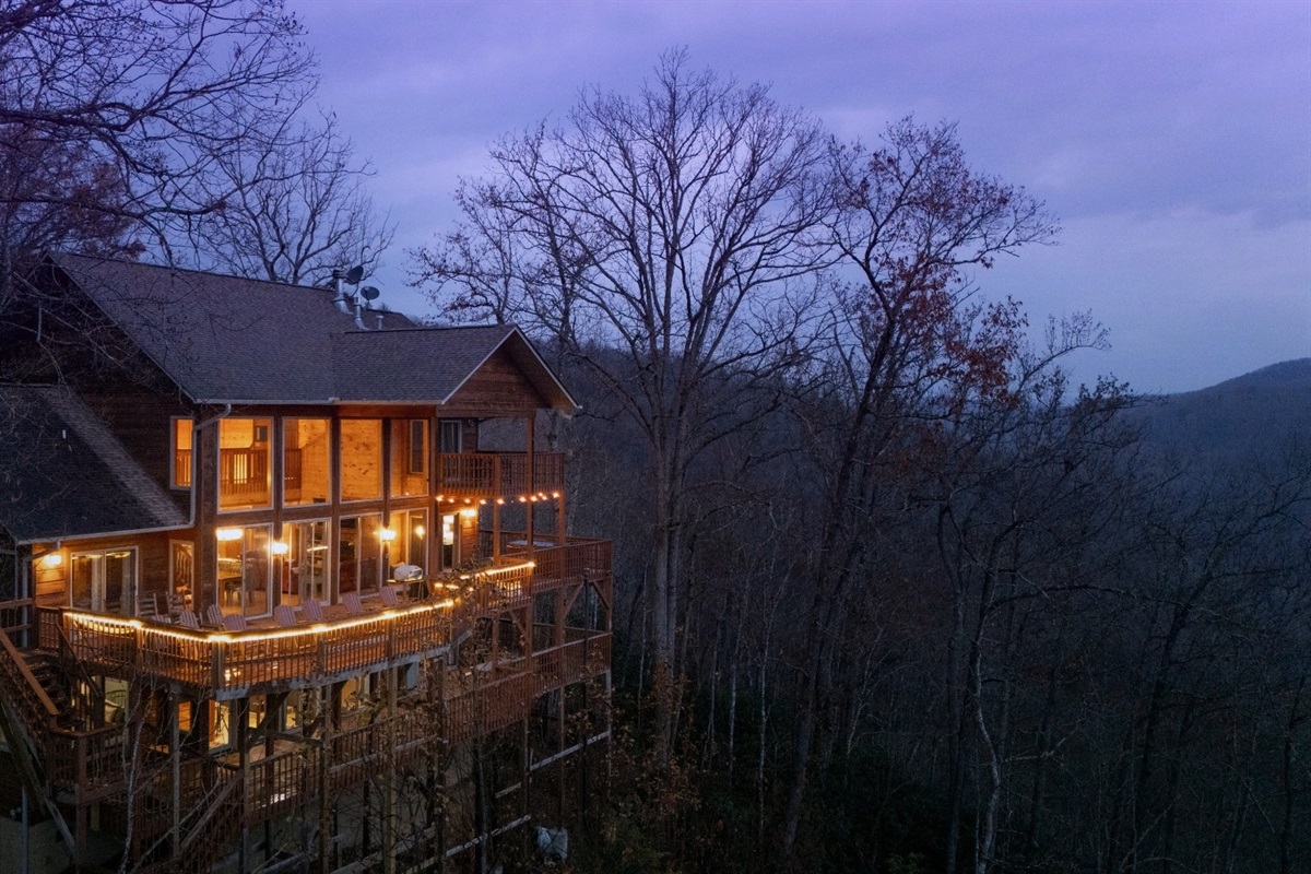 Heavenly Heights Mountain Retreat shines in all seasons!