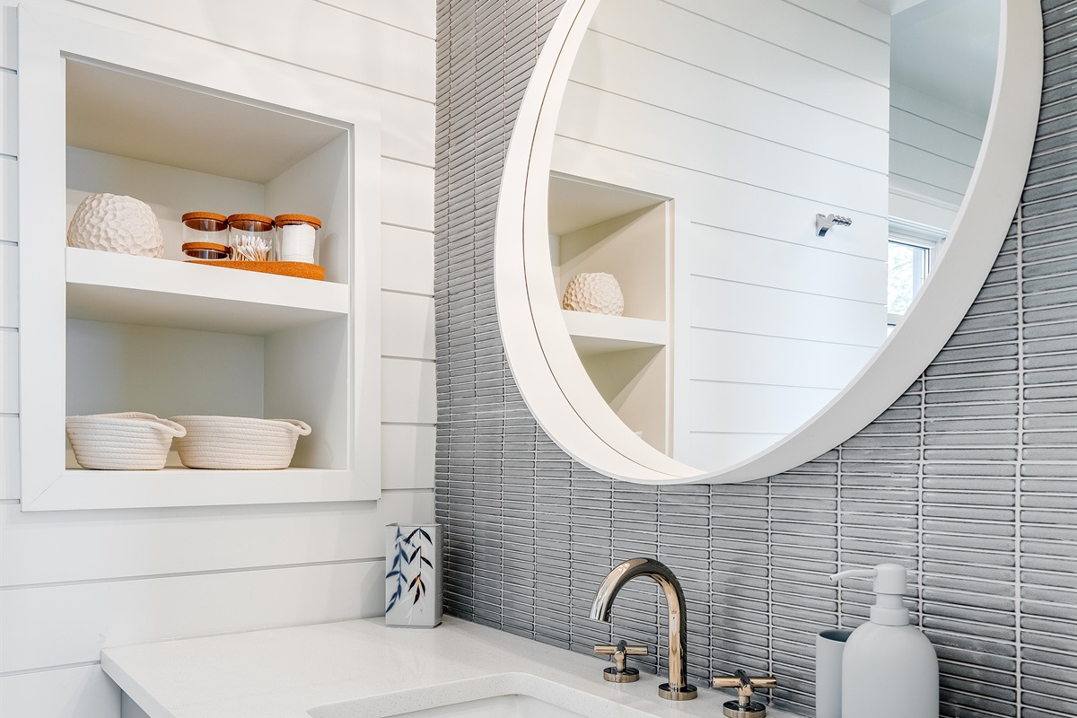 Master bedroom ensuite bathroom.