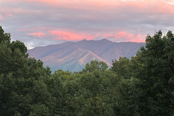 Mt. Leconte view that keeps guests coming back, sunsets you’ll never forget.