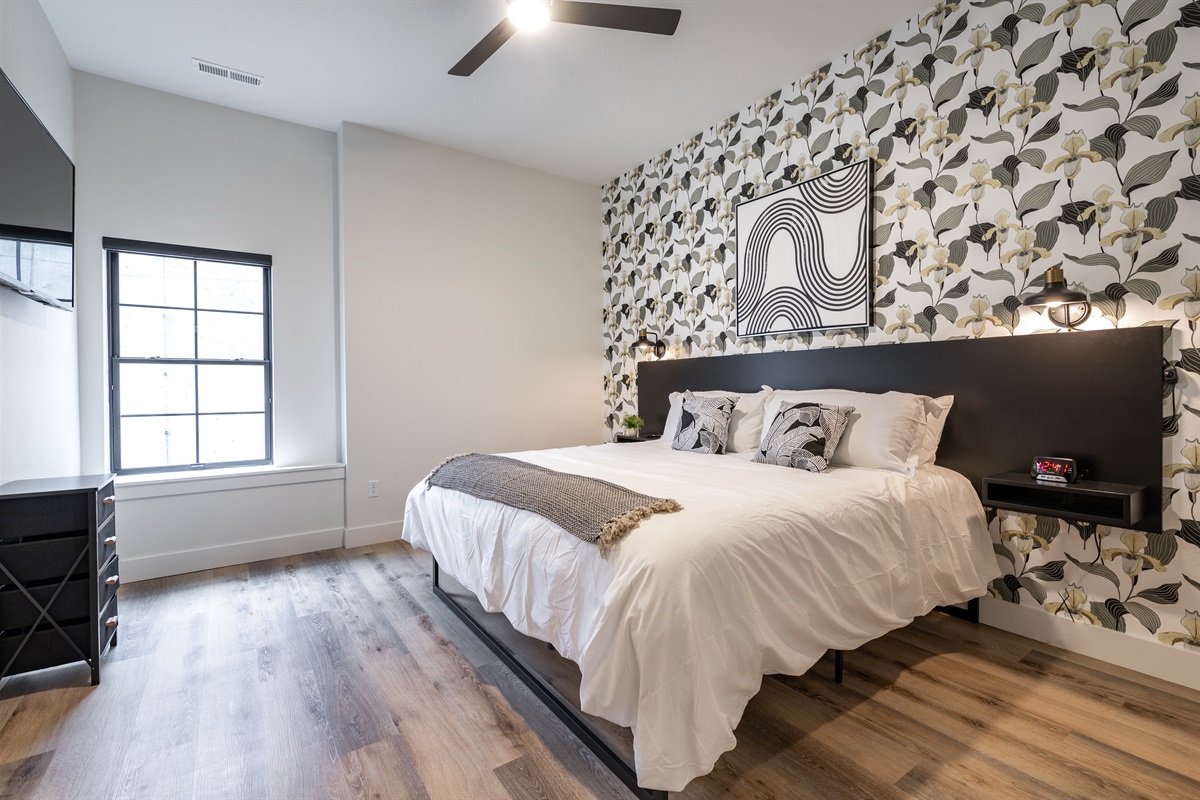 Main level king bedroom #2 w/ ensuite bath