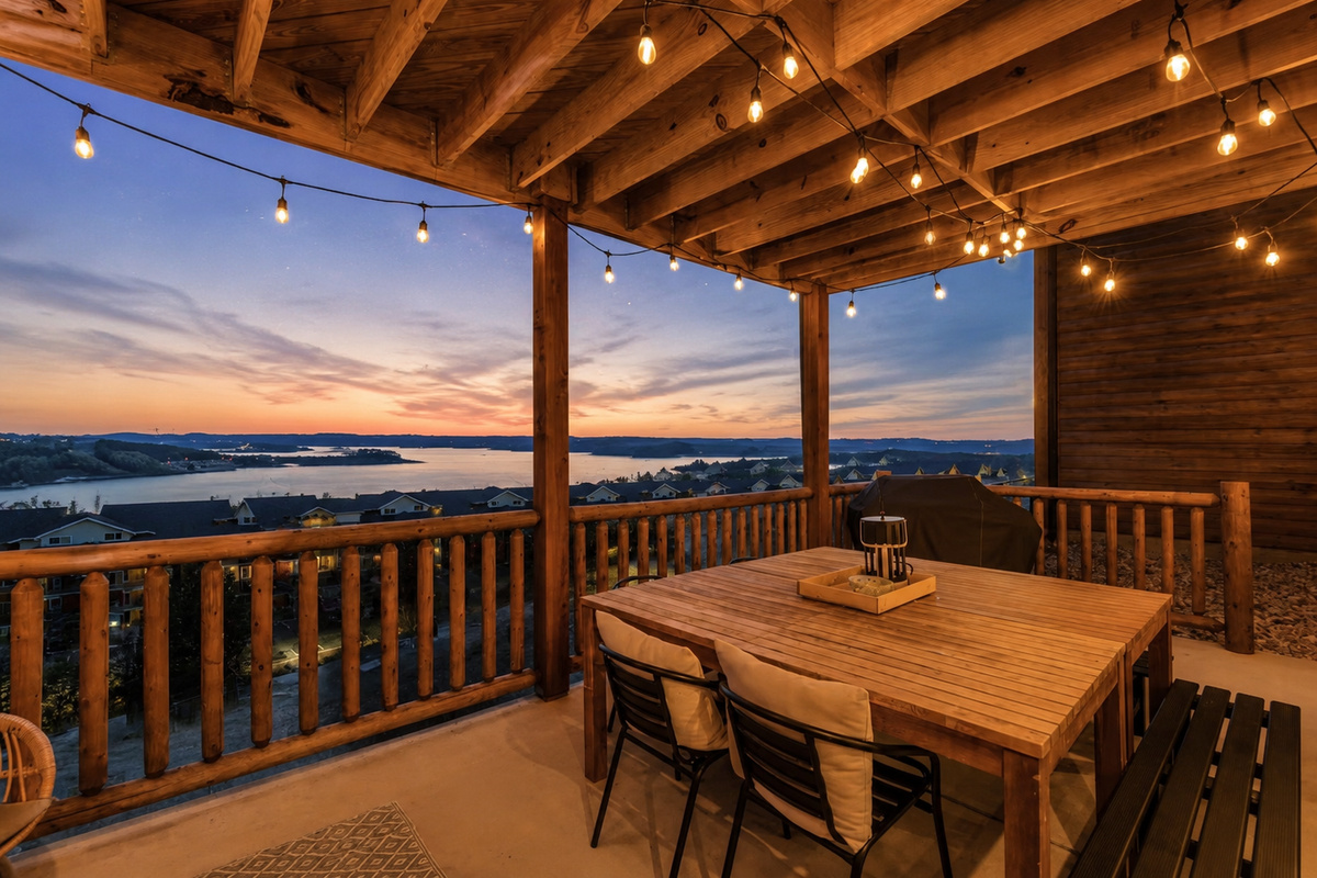 Dine Outdoors with Panoramic Table Rock Lake Views