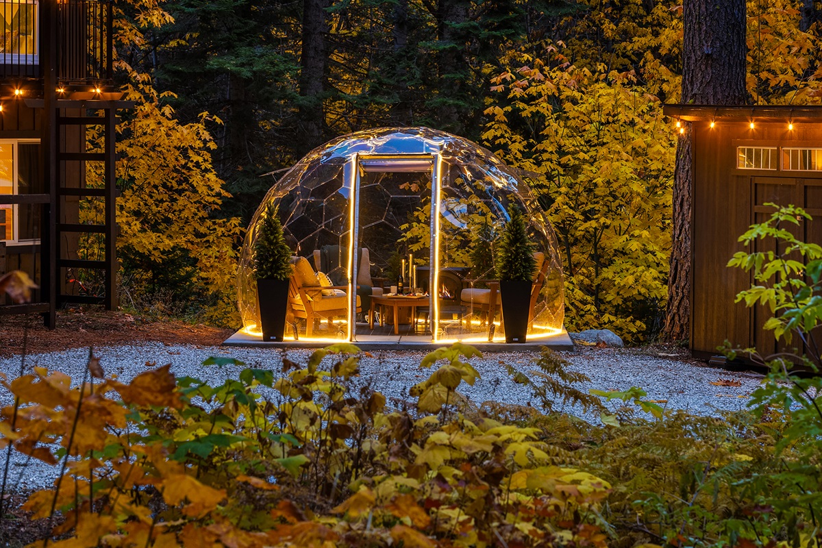 Geo Dome - lounging under the stars, all year round!