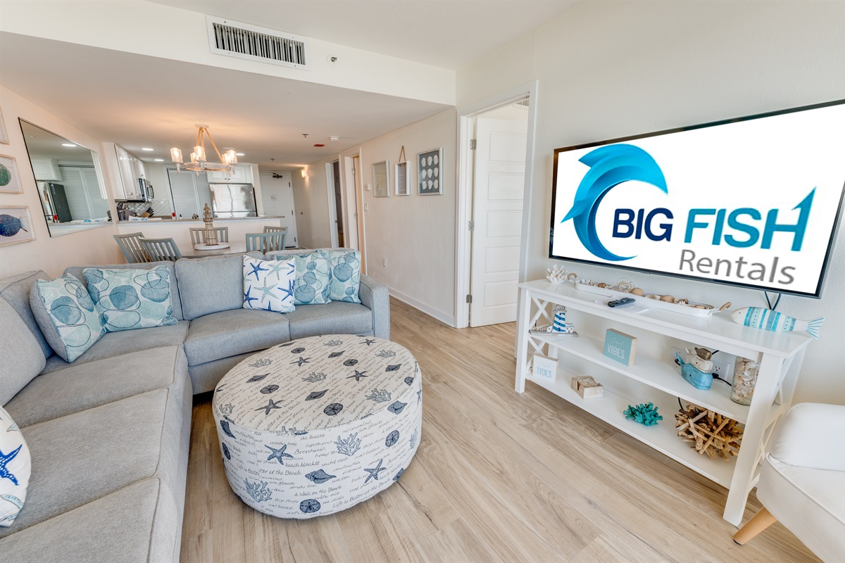 Living Room with Stunning Views🌊☀️