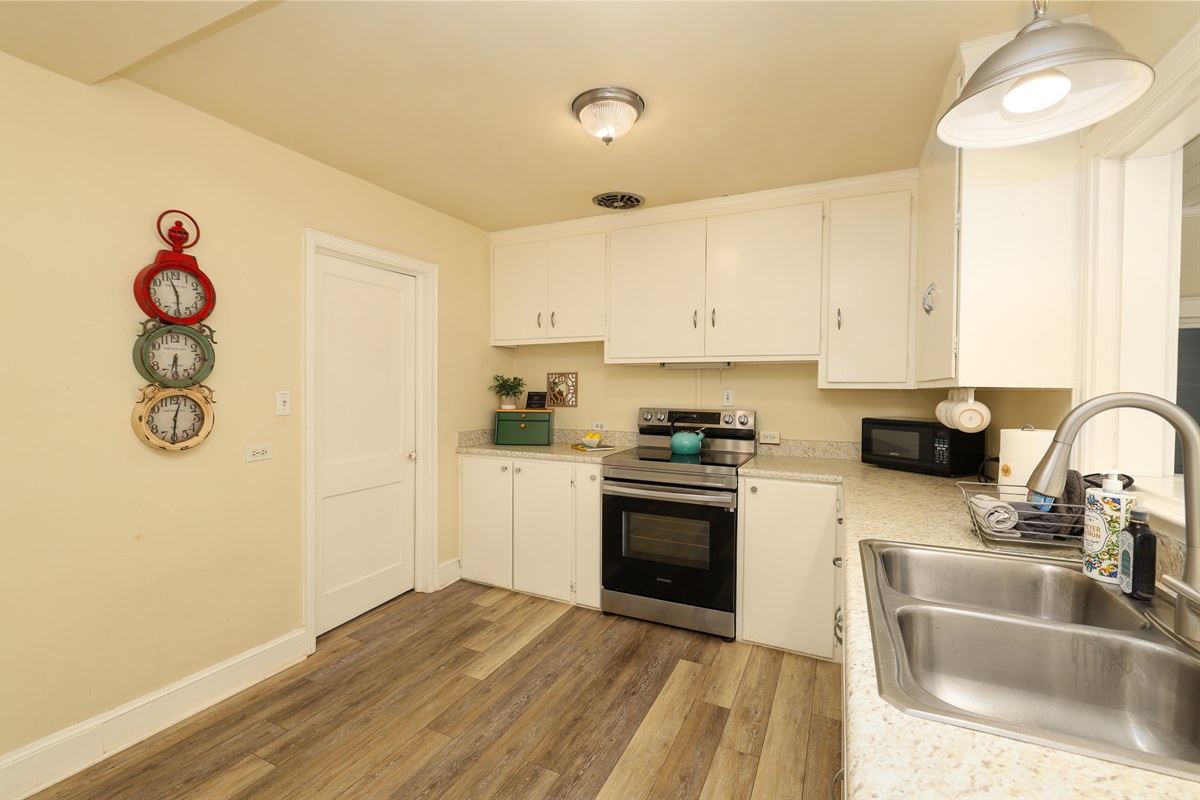 Full Kitchen