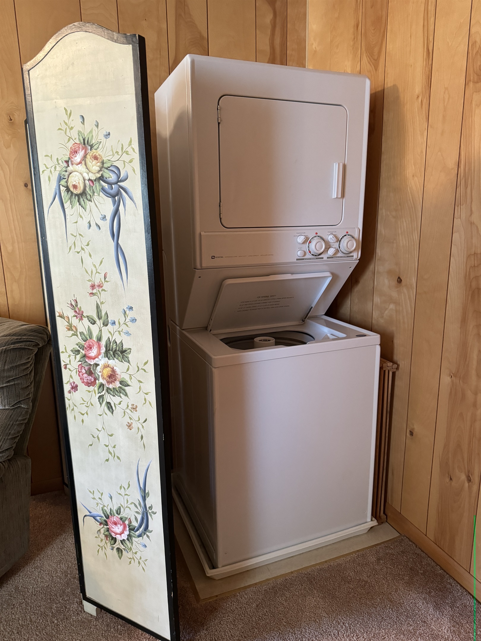 Stackable laundry in 1st floor King