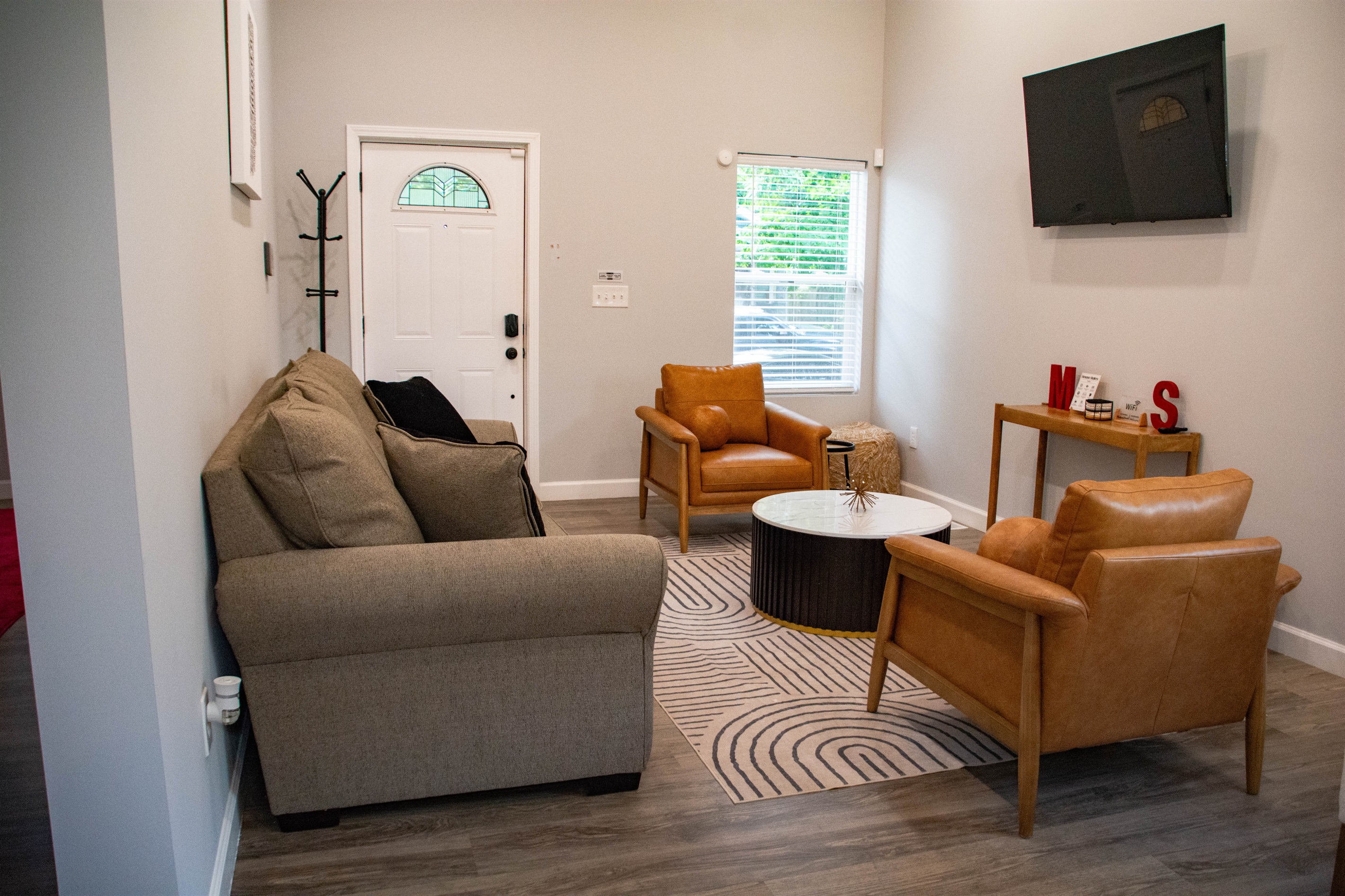 Living Room w/ Sleeper Sofa