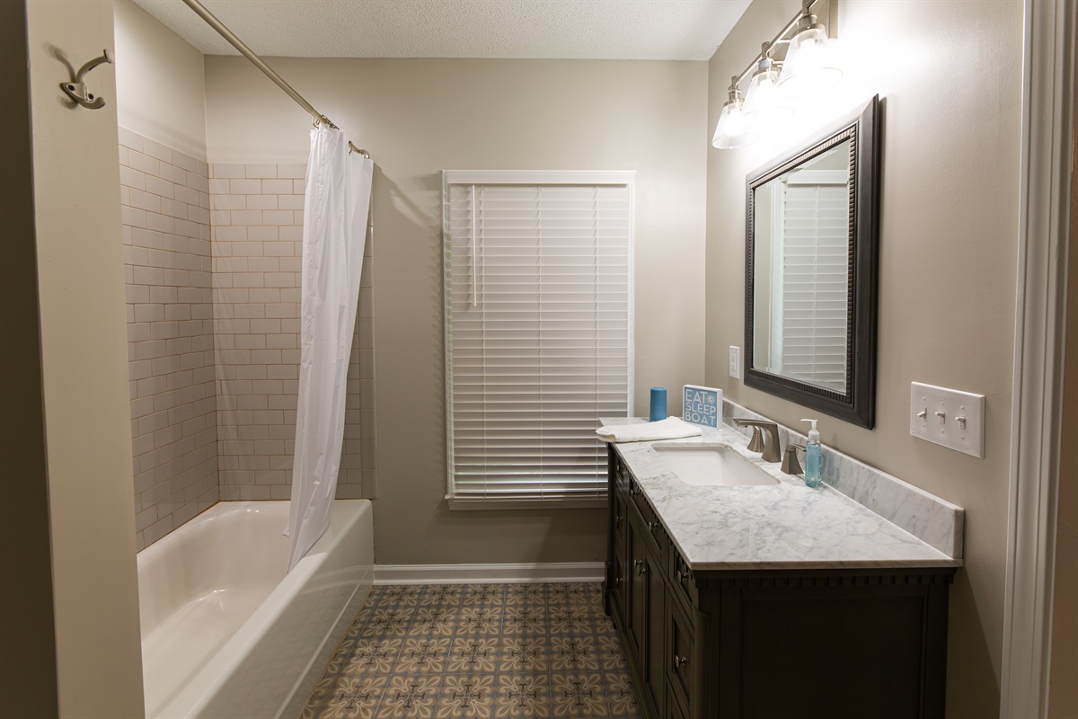 Full Bathroom 1