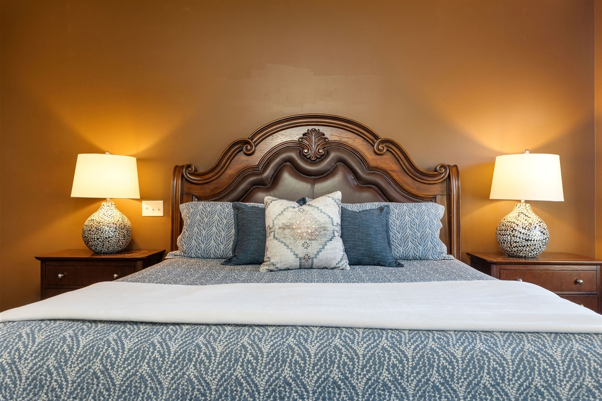 Main Level King bedroom #4 w/ ensuite bath