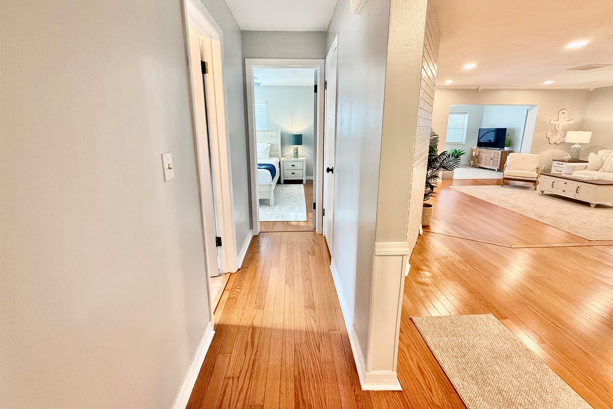 Hallway to the bedrooms