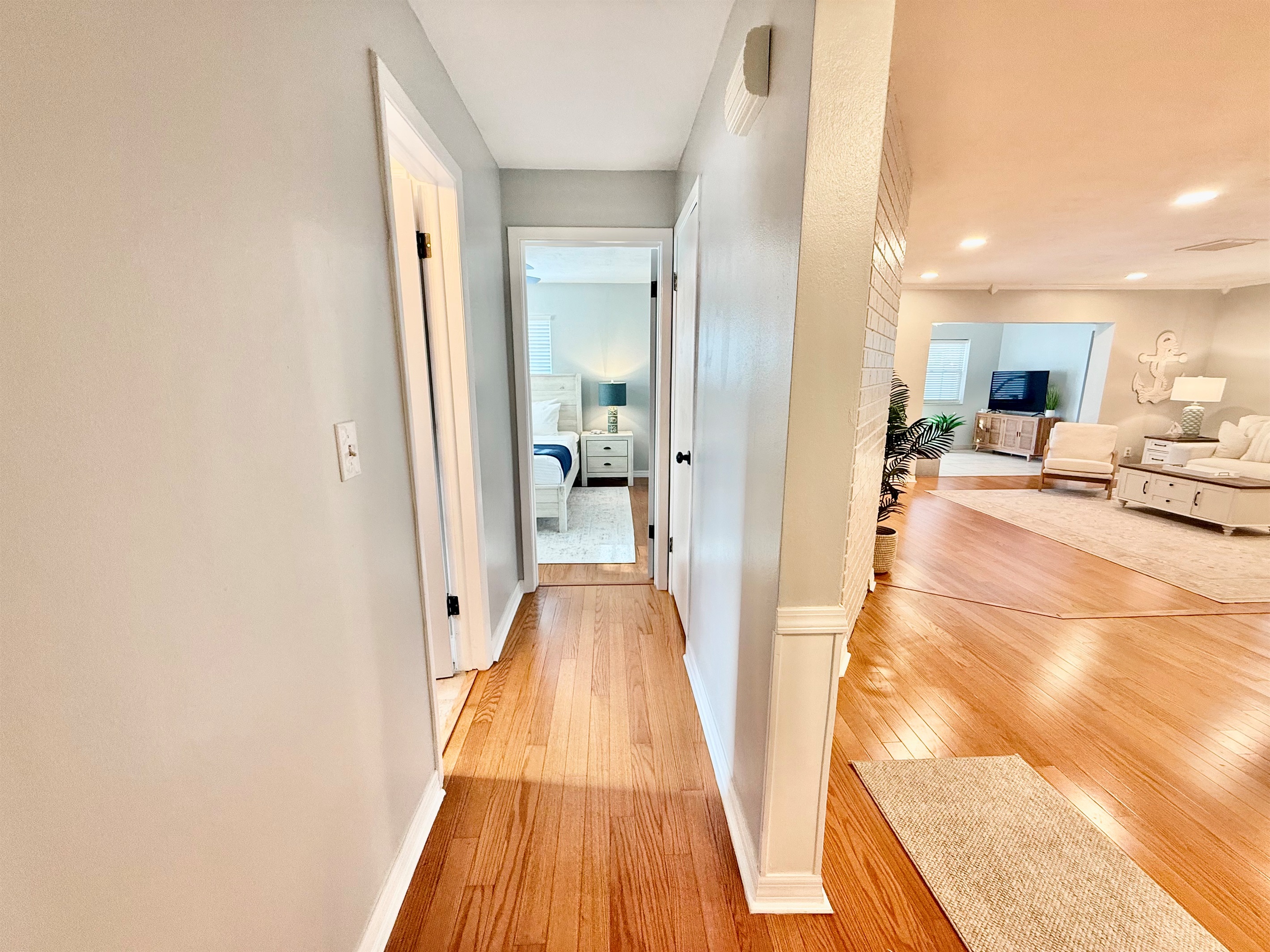 Hallway to the bedrooms