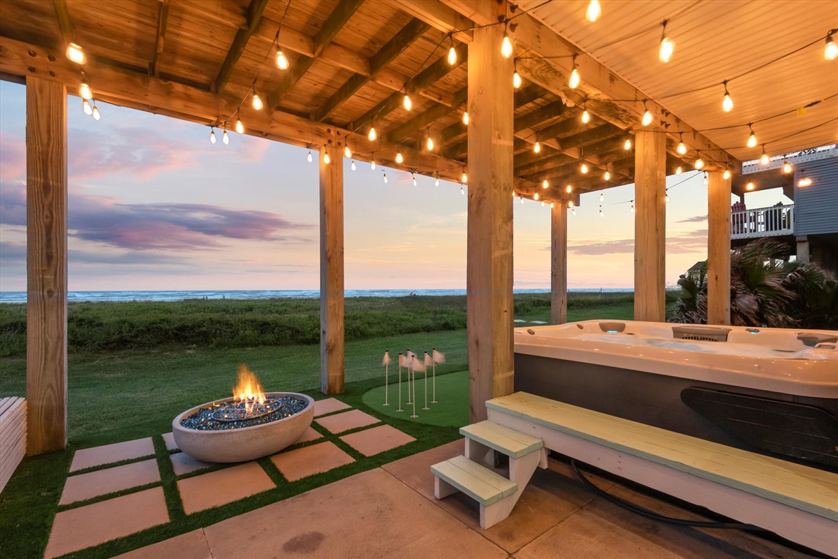5ce34a2dabcb45bf974163ed1dc1e5a4 Large | Beachhouse | Texas | TX | Vacation Homes | Galveston | Crystal Beach | Kokomo | Breezy Days | Beachfront Elegance | Sunrise Serenity | Southern Sands Property Management, LLC
