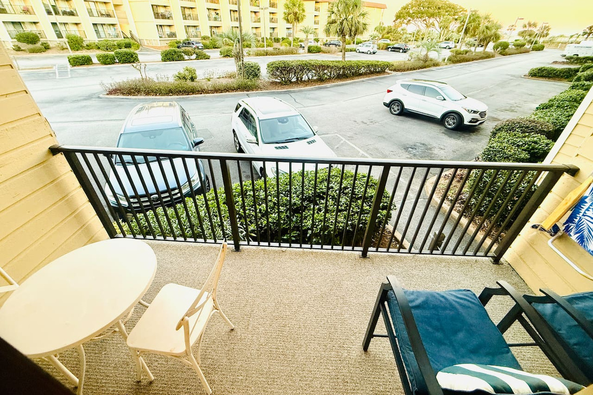 Balcony table and chairs