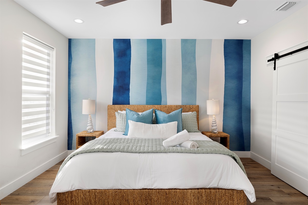 2nd Floor Master | King Bed | Ensuite Bath