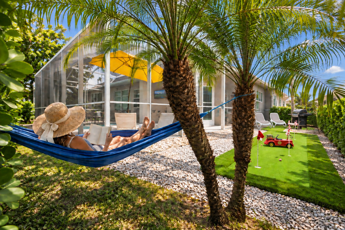 Choose your perfect lounging spot. Keep an eye on the backyard mini-golf action from the cool shade of the hammock, catch some rays on the adjustable deck loungers, or cool off with your toes in the water as you rest on the ledge loungers. ☀️