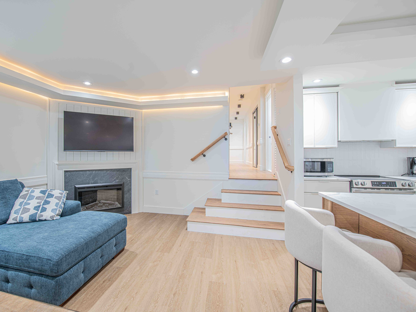 Main Living Area & Stairs