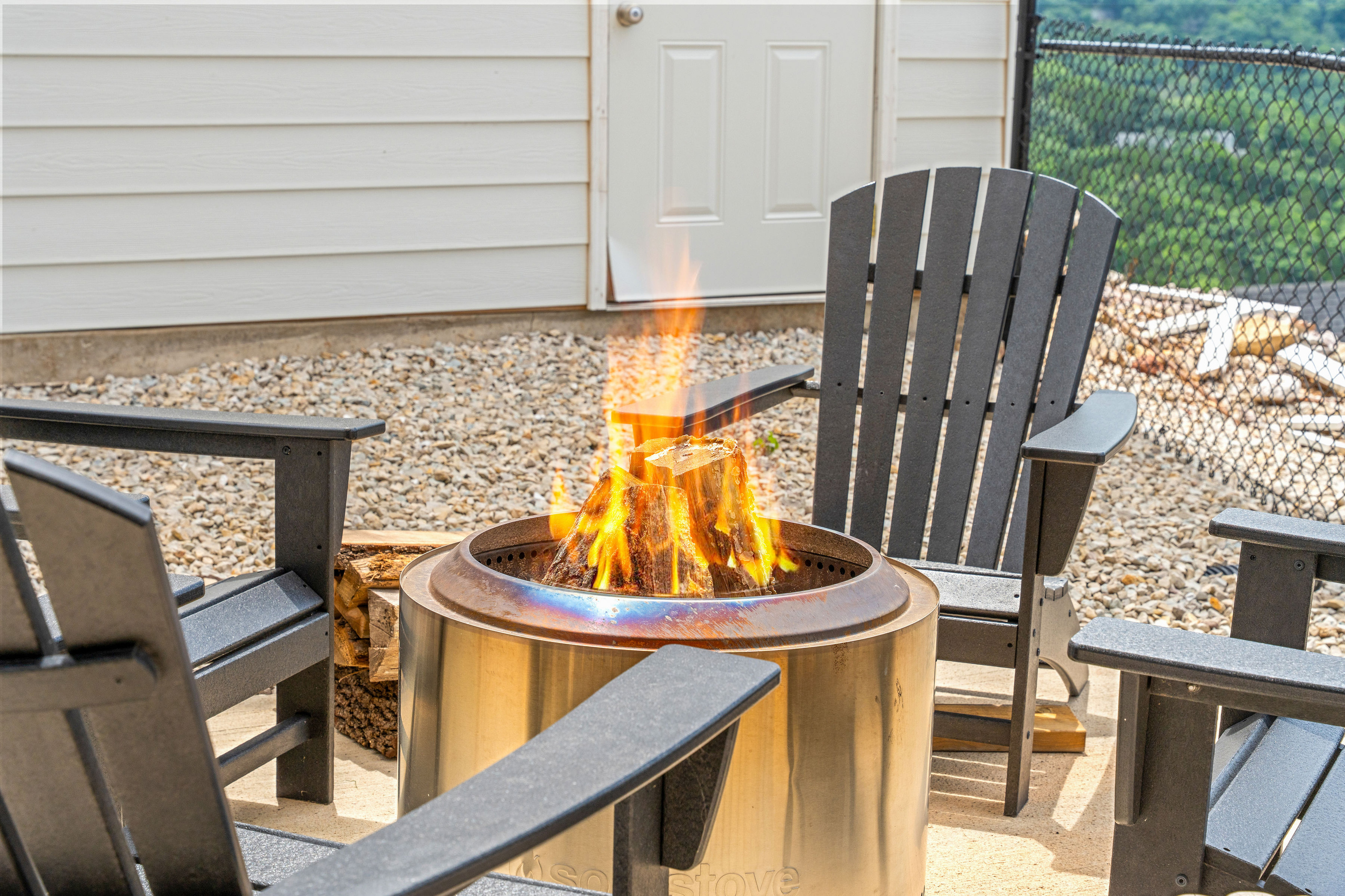 Outdoor firepit