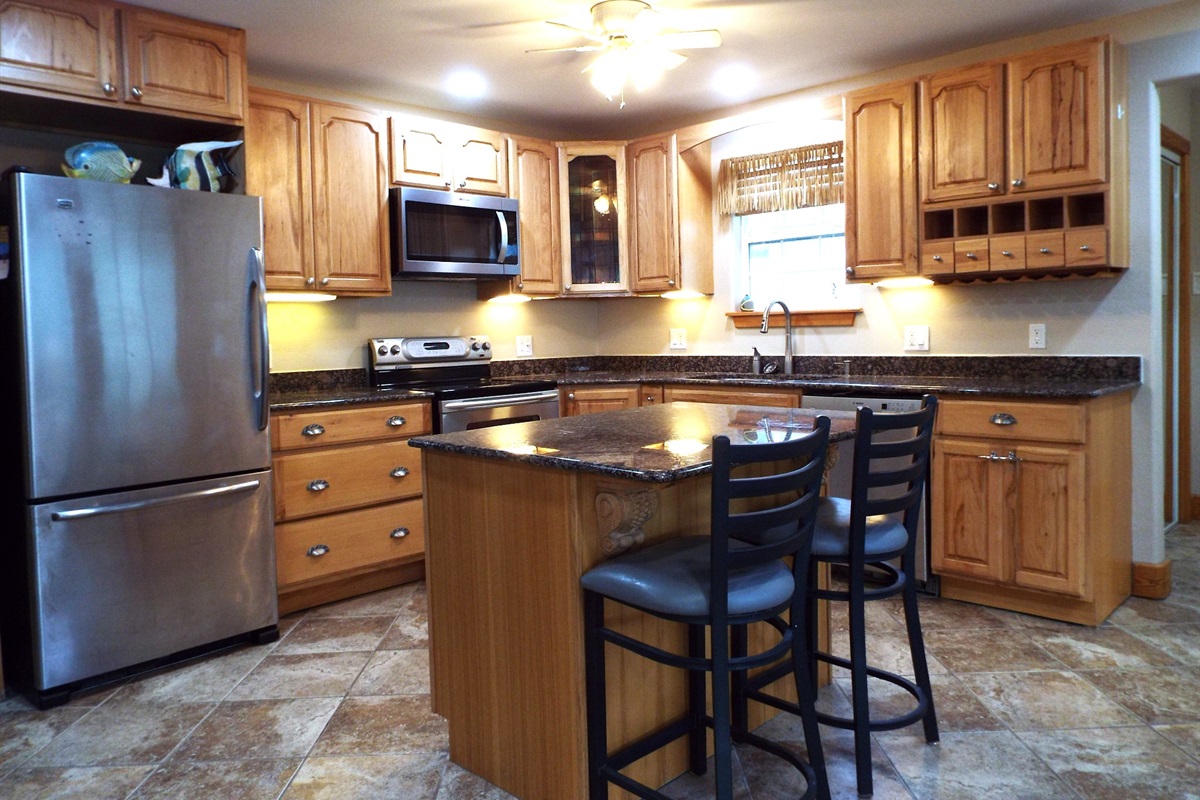 Breakfast bar in Side A kitchen